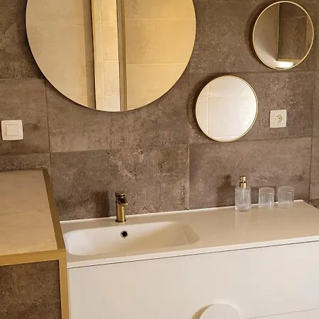 2 Dans Les Remparts A Dun Sur Meuse בית נופש