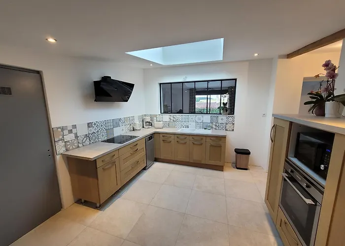 2 Dans Les Remparts A Dun Sur Meuse *