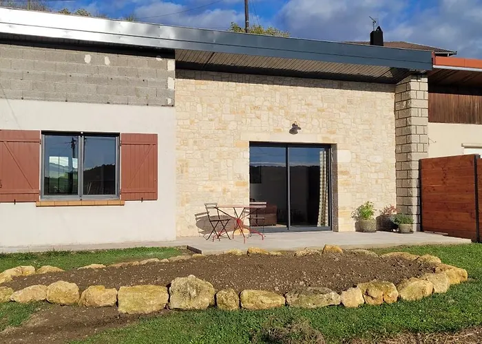 2 Dans Les Remparts A Dun Sur Meuse * Dun-sur-Meuse