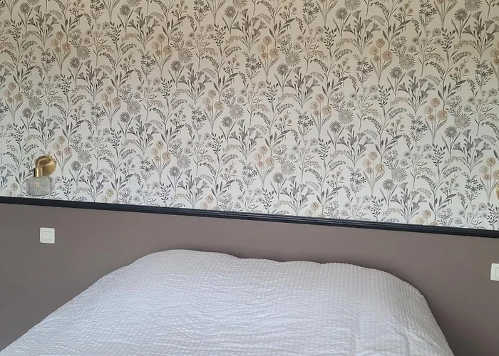 2 Dans Les Remparts A Dun Sur Meuse *