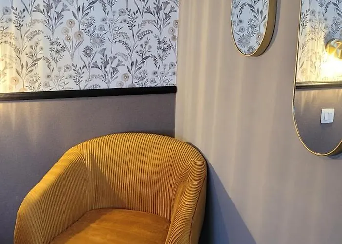 2 Dans Les Remparts A Dun Sur Meuse * Dun-sur-Meuse